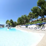 Villaggio Santo Stefano 비에스테