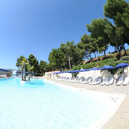 Villaggio Santo Stefano 维耶斯泰